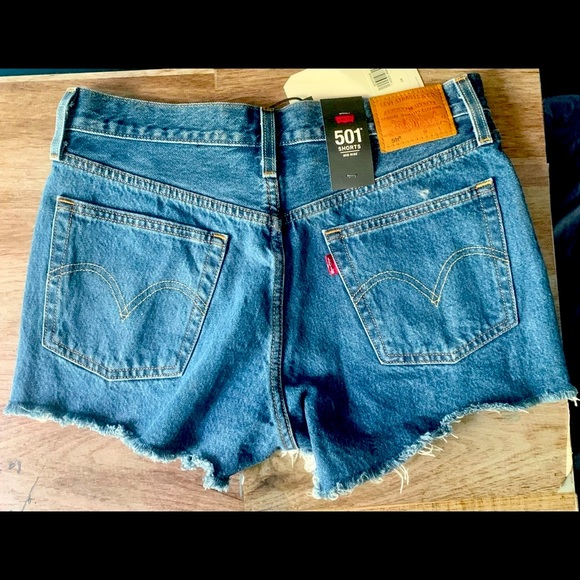 Levi’s 501 shorts mid ride size 28 - Picture 2 of 2